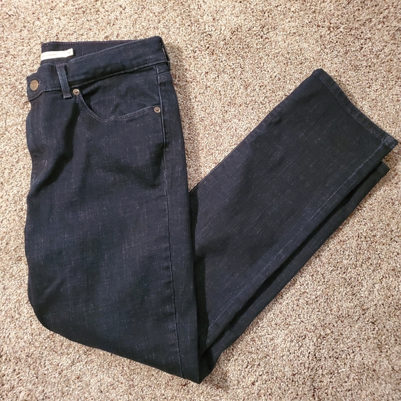 AUTHENTIC Levi's Classic Straight Jeans - Picture 4 of 14